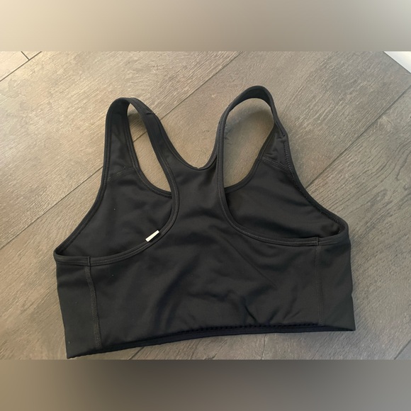NIKE drift sports bra medium in black no padding like new! - Picture 4 of 4